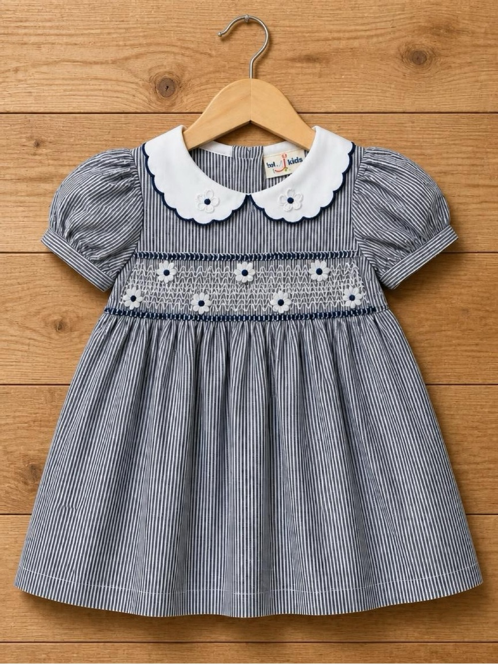 Vintage B.T. Kids Girls Navy White Smocked Floral Dress 12 Months Classic